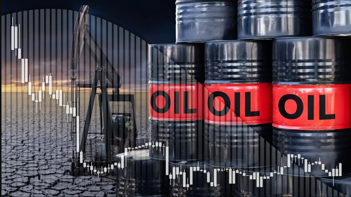 Minyak Rebound Tipis Jelang OPEC+, Risiko Surplus Mengintai