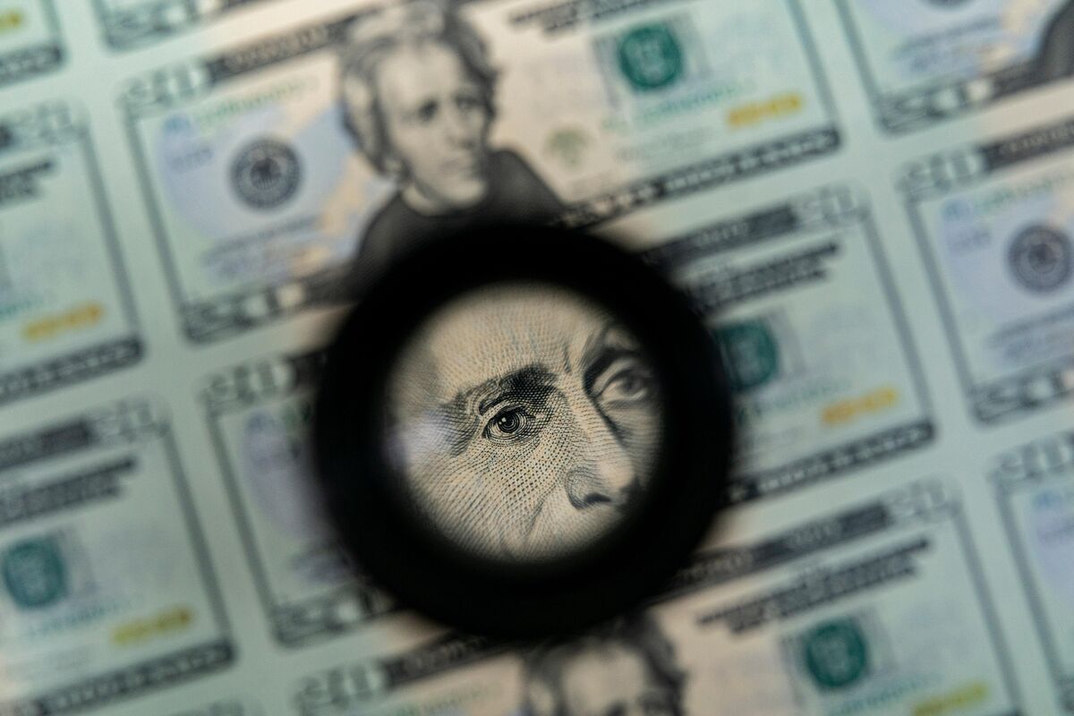 Sentimen Politik Menguat, Dolar Berfluktuasi Di Awal Pekan